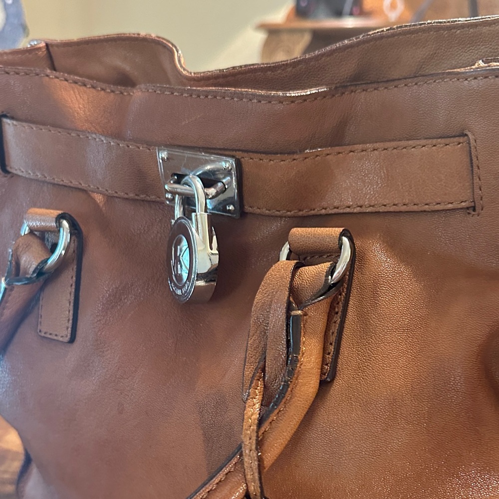 Micheal Kors Hampton Bag!! Still sells for 100-250
This bag keeps its value! - Picture 4 of 10